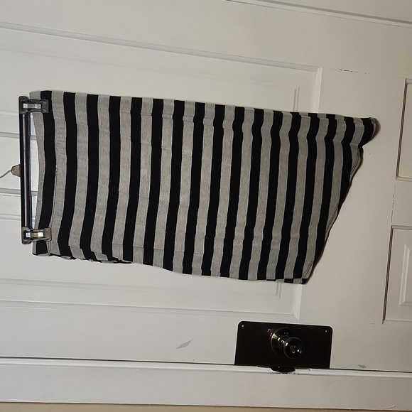 Women's Bobeau Asymmetrical Black and Gray Skirt - Picture 3 of 6